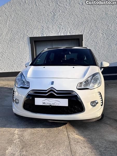 Branco Usado 2011 Citroën DS3 Sedan | € 9.200 - Imagem 1/1