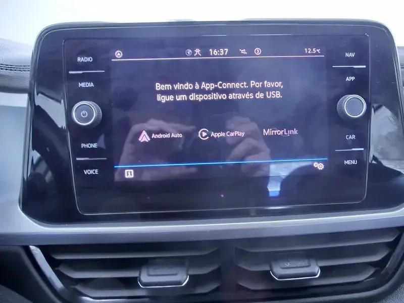 Usado VW T-Roc Life 110 HP (80 kW) 2023 Branco SUV