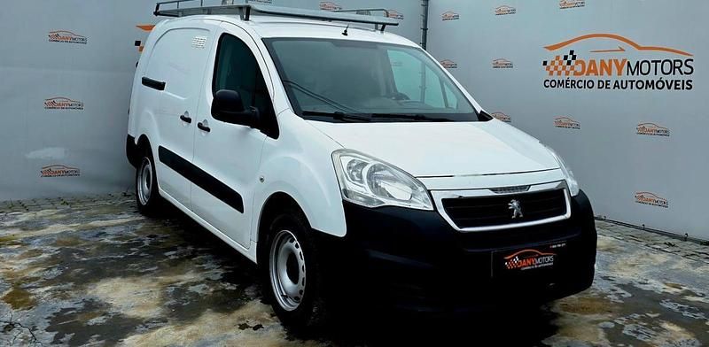 Branco Usado 2017 Peugeot Partner Monovolume | € 10.990 (Preço justo) - Imagem 1/4