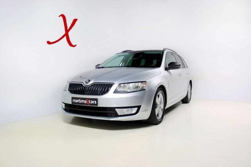 Cinzento Usado 2015 Skoda Octavia Elegance Carrinha | € 14.400 (Caro) - Imagem 1/4