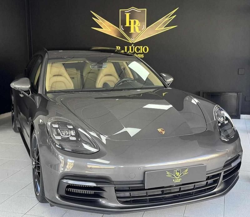 Cinzento Usado 2018 Porsche Panamera Sport Turismo Carrinha | € 72.500 (Caro) - Imagem 1/4