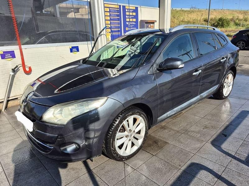 Usado 2010 Renault Mégane III Dynamique Sedan | € 6.100 (Preço justo) - Imagem 1/4