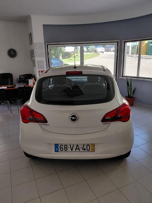 Usado Opel Corsa 75 HP (55 kW) 2018 Branco Citadino
