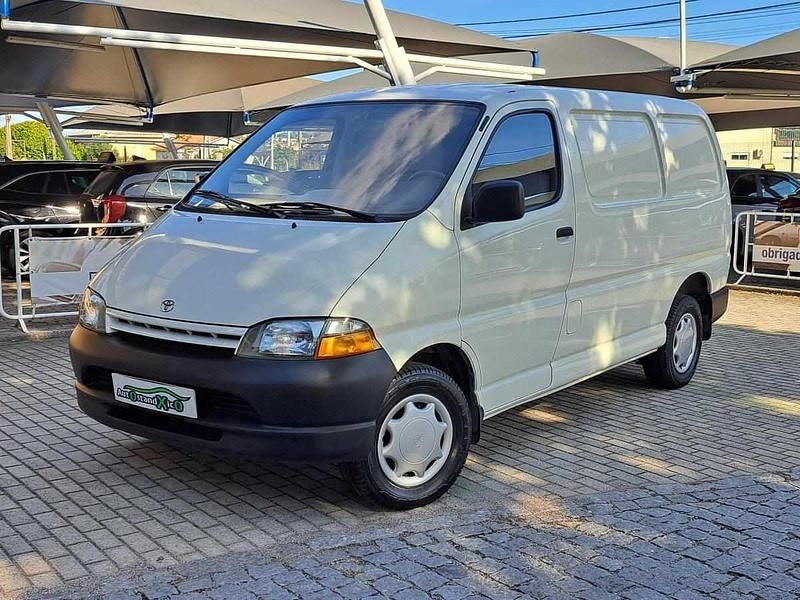 Branco Usado 2000 Toyota HiAce Monovolume | € 4.990 - Imagem 1/3