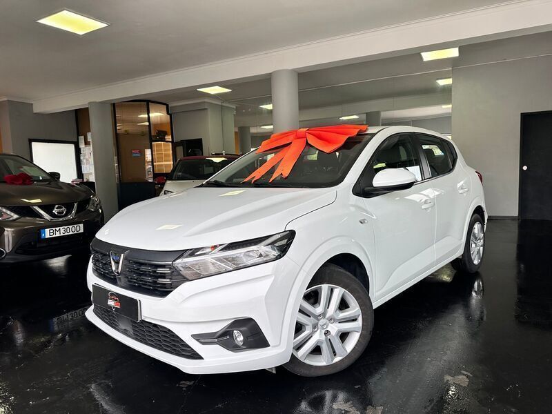Branco Usado 2021 Dacia Sandero Essentiel Citadino | € 10.950 (Preço justo) - Imagem 1/4