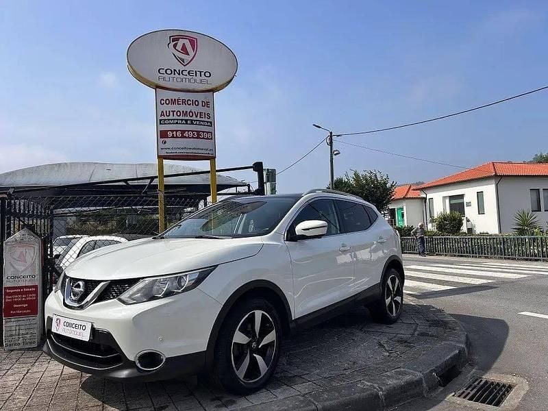 Branco Usado 2015 Nissan Qashqai N-Connecta SUV | € 13.750 (Preço justo) - Imagem 1/4
