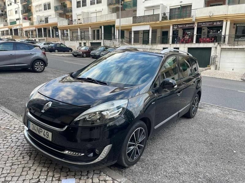Preto Usado 2013 Renault Scénic III Monovolume | € 4.750 (Super Preço) - Imagem 1/4