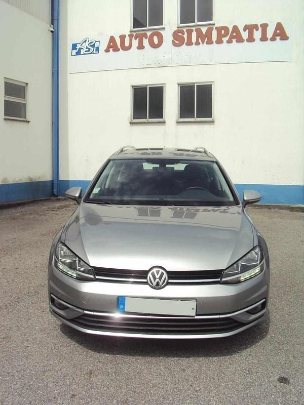 Usado VW Golf VII 116 HP (85 kW) 2019 Cinzento Citadino