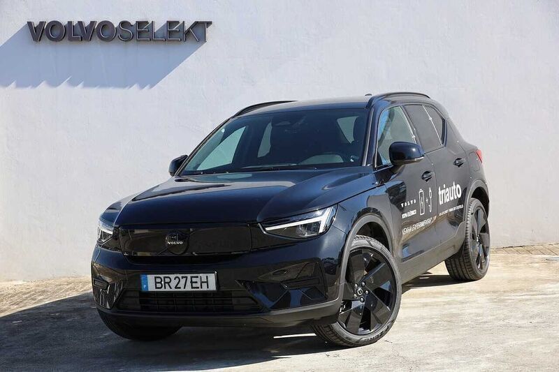 Preto Novo 2025 Volvo EX40 Plus SUV | € 52.200 - Imagem 1/4