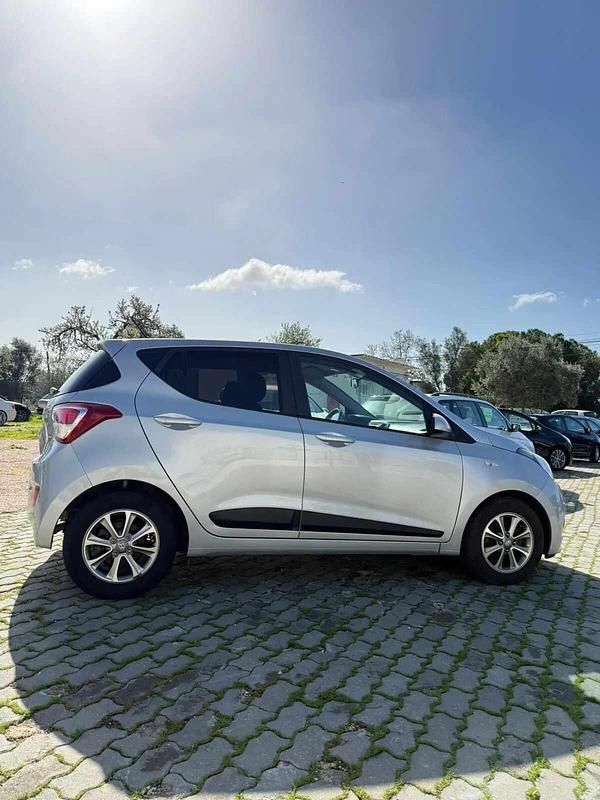 Usado Hyundai i10 66 HP (48 kW) 2016 Cinzento Citadino