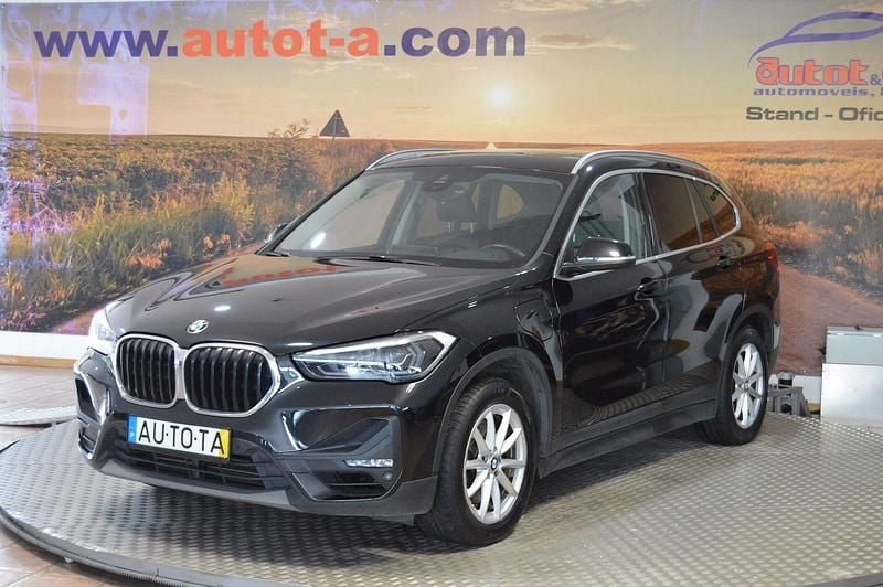 Preto Usado 2020 BMW X1 SUV | € 26.000 - Imagem 1/4