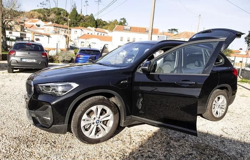 Usado BMW X1 Advantage 220 HP (161 kW) 2022 Preto SUV