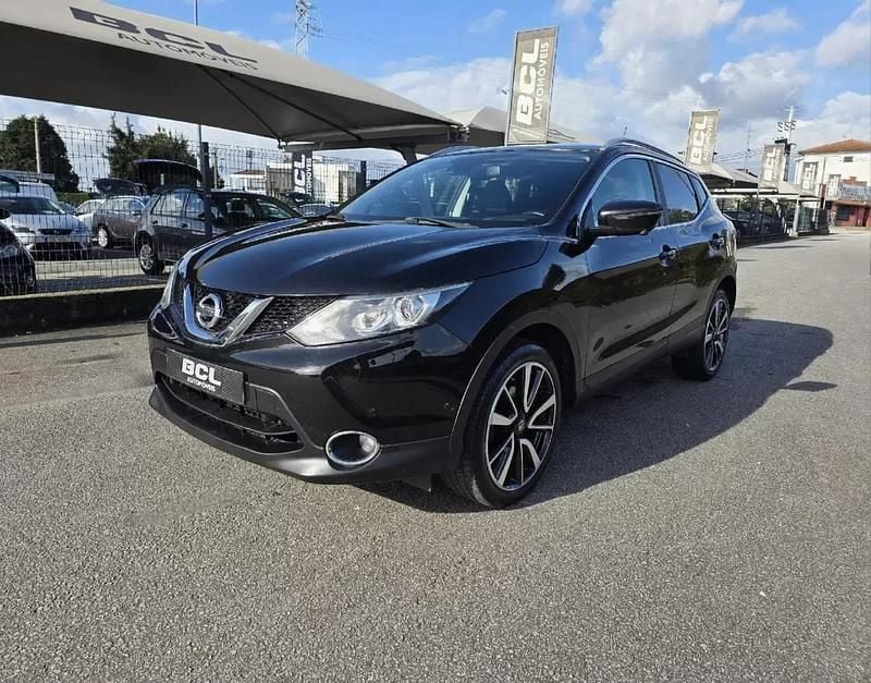 Usado Nissan Qashqai Tekna 110 HP (80 kW) 2015 Preto SUV