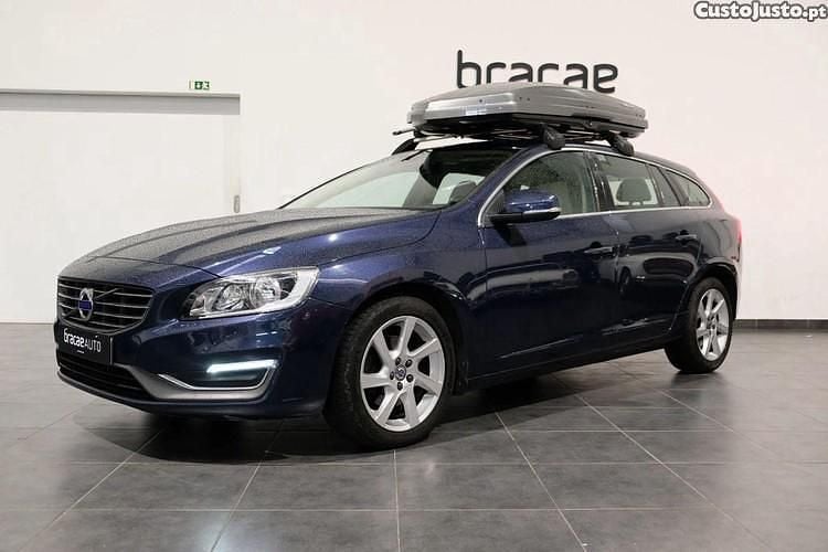 Azul Usado 2015 Volvo V60 Summum Carrinha | € 11.900 (Preço justo) - Imagem 1/1