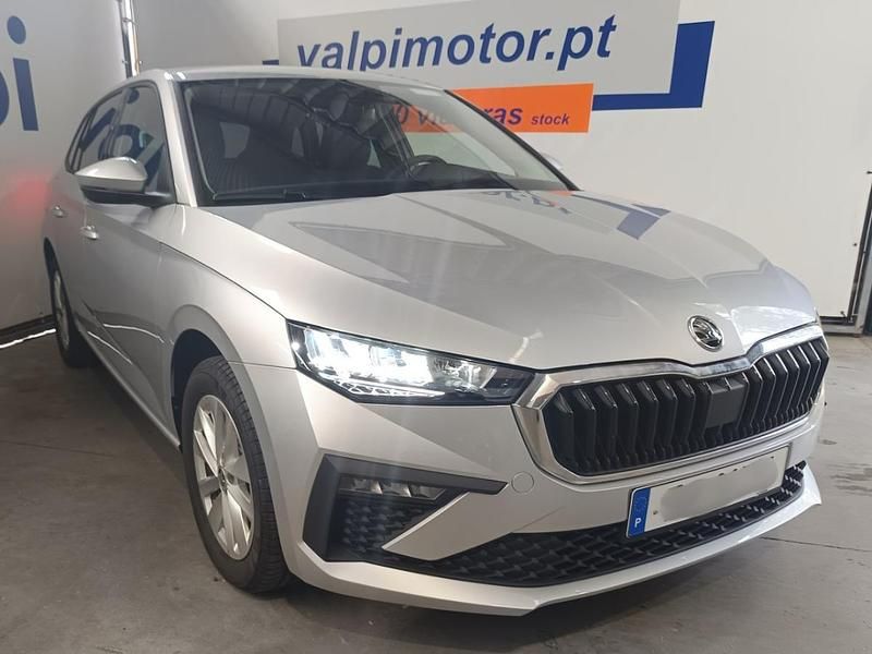 Usado Skoda Scala 116 HP (85 kW) 2024 Cinzento Citadino