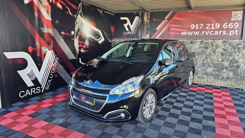 Preto Usado 2019 Peugeot 208 Signature Sky Citadino | € 12.990 (Preço justo) - Imagem 1/4