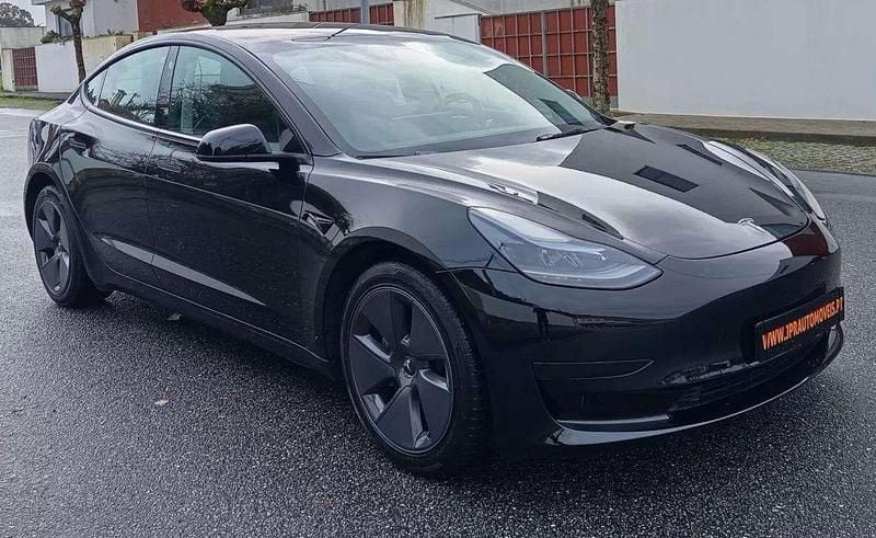 Usado Tesla Model 3 Standard Range Plus 225 kW (306 HP) 2022 Preto Sedan