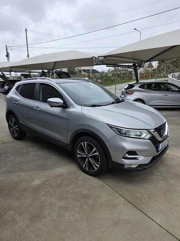 Usado Nissan Qashqai 115 HP (84 kW) 2018 Cinzento SUV