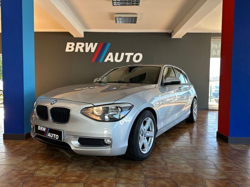 Cinza Usado 2012 BMW 116 Efficient Dynamics Citadino | € 12.490 - Imagem 1/4