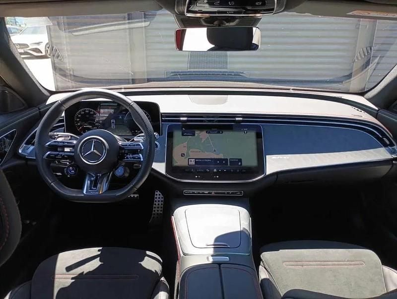 Usado Mercedes E53 AMG AMG 449 HP (330 kW) 2024 Cinza graphite Sedan