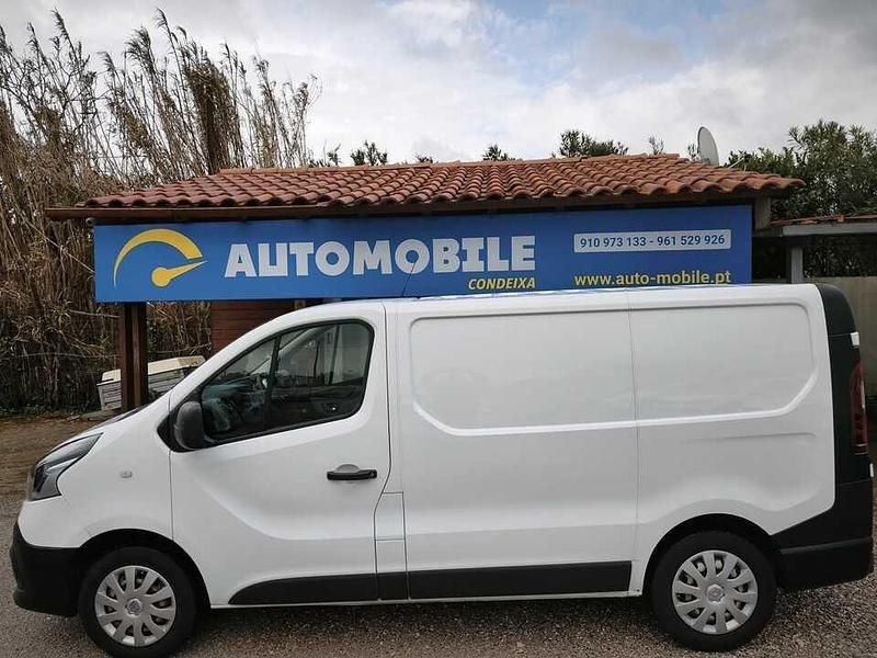 Usado Renault Trafic 120 HP (88 kW) 2019 Branco Monovolume