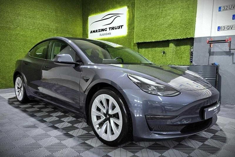 Cinza Usado 2021 Tesla Model 3 Long Range AWD Sedan | € 30.950 (Preço justo) - Imagem 1/4