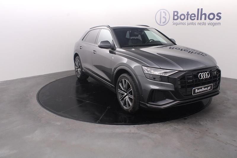 Preto Usado 2022 Audi Q8 SUV | € 79.900 - Imagem 1/4