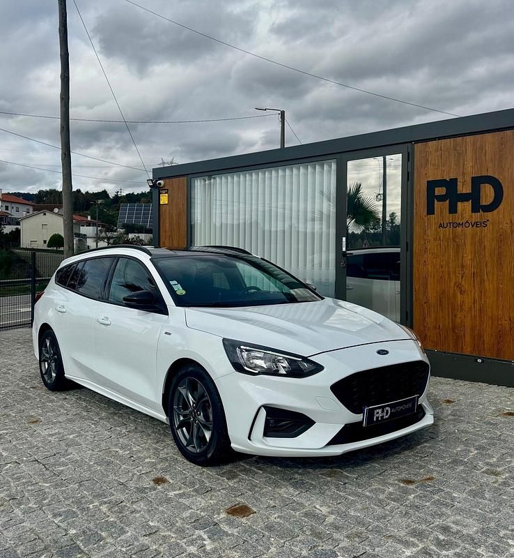 Branco Usado 2019 Ford Focus ST-Line X Carrinha | € 15.950 (Bom preço) - Imagem 1/4