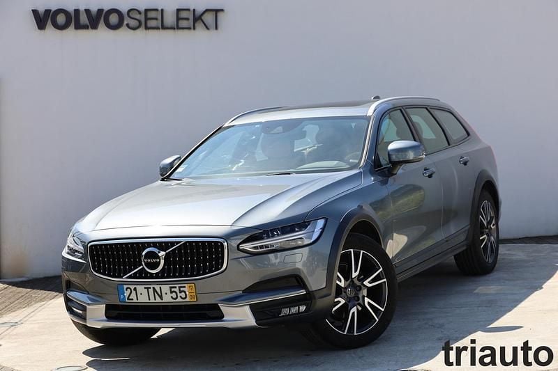 Cinzento Usado 2017 Volvo V90 CC Carrinha | € 34.400 - Imagem 1/4