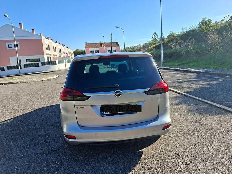 Usado Opel Zafira 134 HP (98 kW) 2017 Monovolume