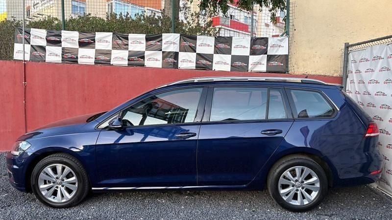 Usado VW Golf VII Highline 115 HP (84 kW) 2019 Azul escuro Carrinha