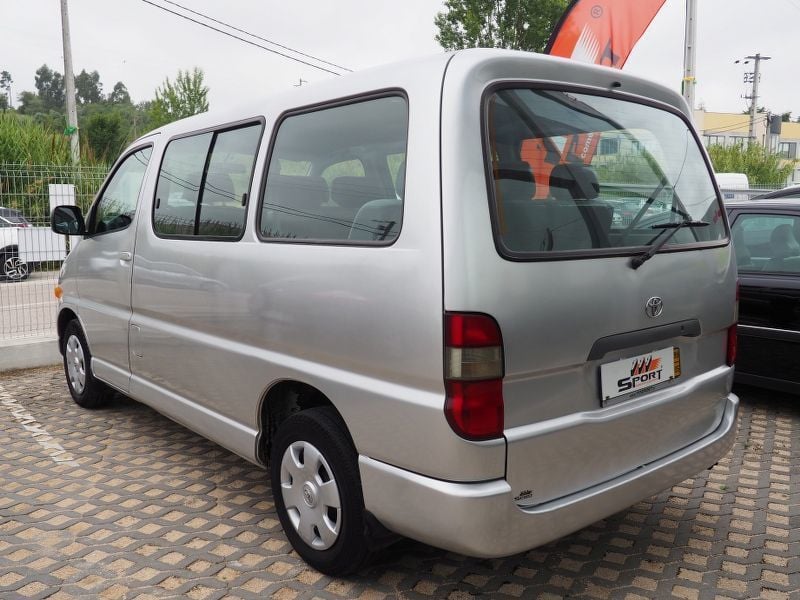 Toyota 9 мест