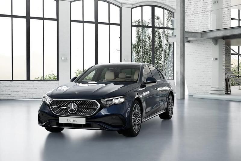 Azul Novo 2025 Mercedes E300 Sedan | € 88.060 - Imagem 1/4