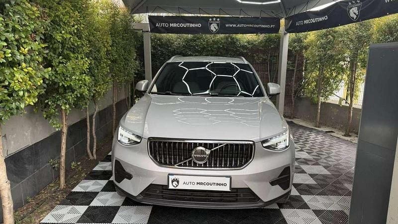 Usado Volvo XC40 R-Design 211 HP (155 kW) 2023 Cinza SUV