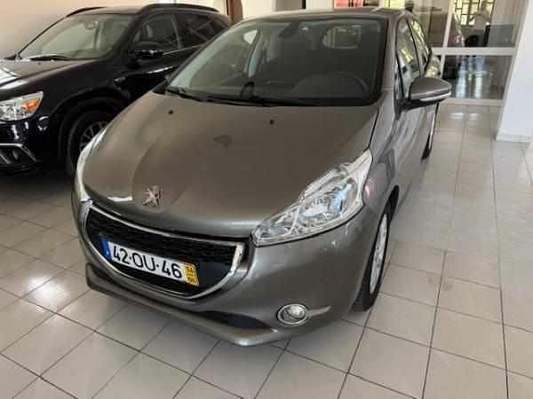 Cinzento Usado 2014 Peugeot 208 Citadino | € 9.750 (Caro) - Imagem 1/4