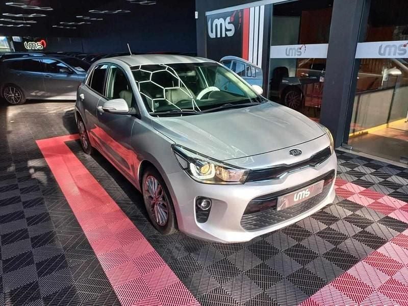 Cinzento Usado 2018 Kia Rio | € 11.500 (Preço justo) - Imagem 1/4