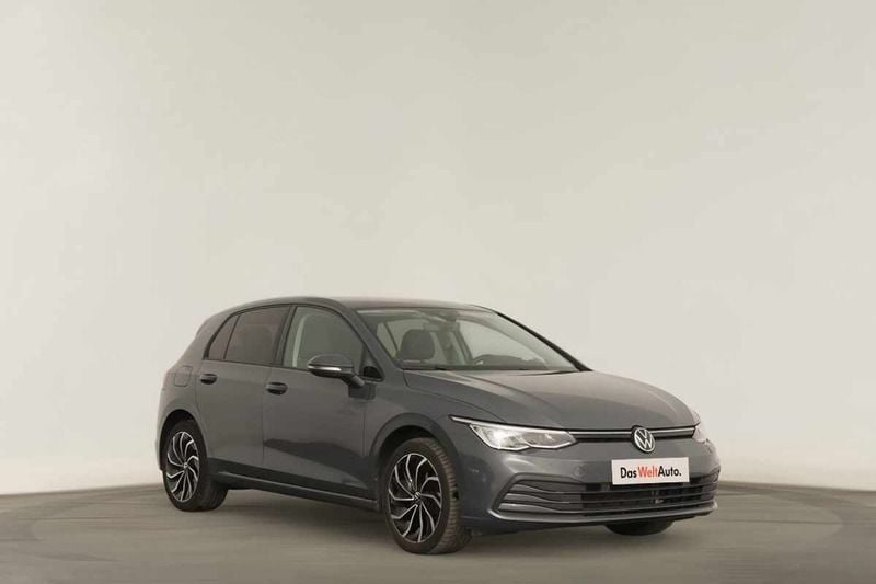 Cinzento Usado 2023 VW Golf VIII Life | € 24.490 (Preço justo) - Imagem 1/4