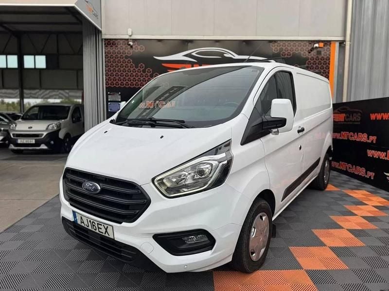 Branco Usado 2021 Ford Transit Custom Trend Sedan | € 16.900 - Imagem 1/4