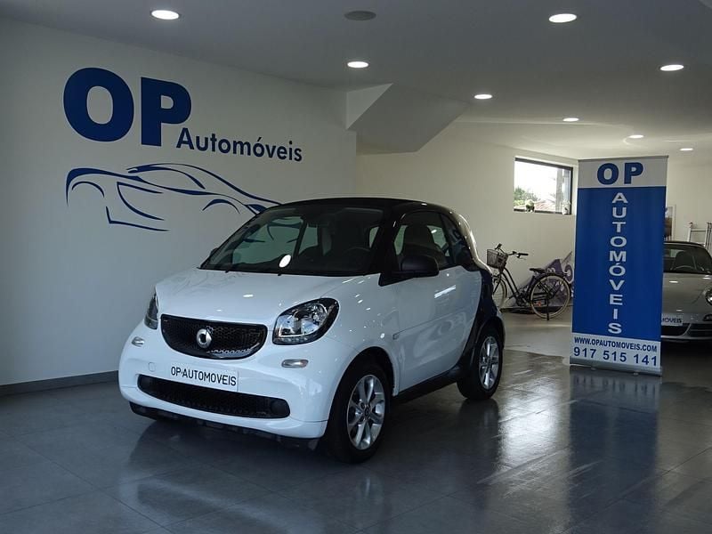 Branco Usado 2019 Smart ForTwo Coupé Passion Coupé | € 12.850 (Caro) - Imagem 1/4