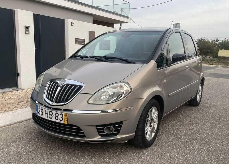 Usado 2008 Lancia Musa Monovolume | € 3.450 - Imagem 1/4