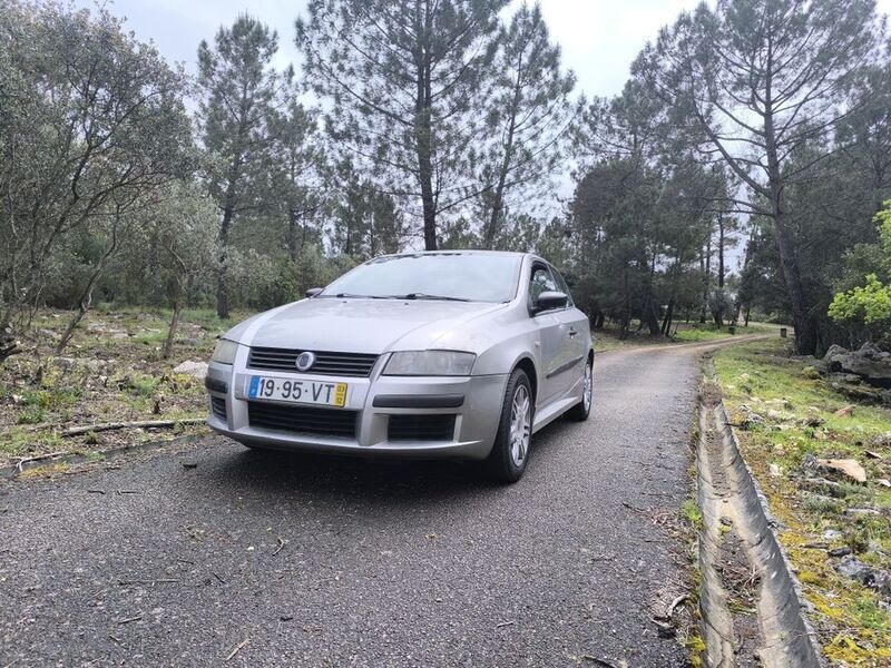 Usado 2003 Fiat Stilo | € 1.100 - Imagem 1/4
