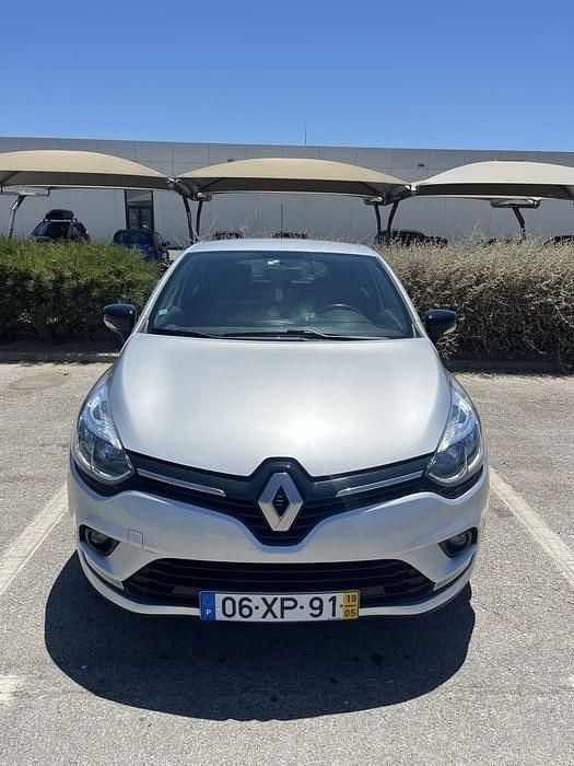 Usado 2019 Renault Clio IV Sedan | € 11.600 (Preço justo) - Imagem 1/4