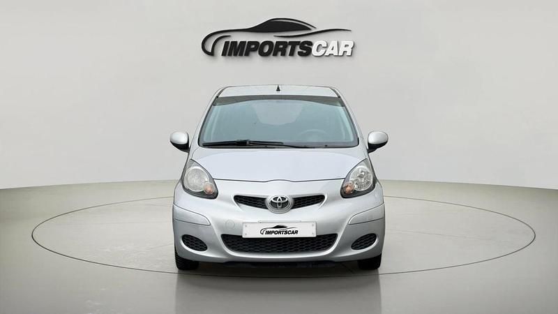 Usado Toyota Aygo 68 HP (50 kW) 2009 Cinza Citadino