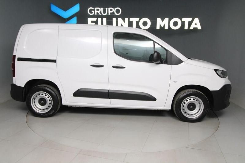 Branco Novo 2024 Citroën Berlingo Monovolume | € 20.490 - Imagem 1/4