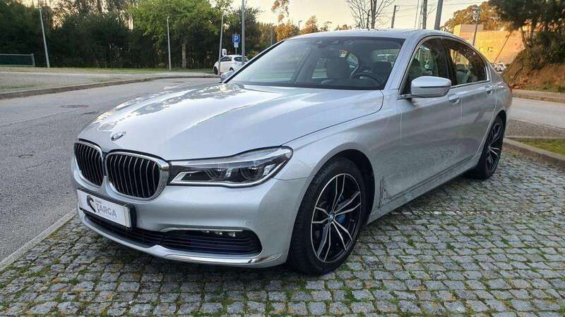Cinzento Usado 2017 BMW 730 Sedan | € 43.800 - Imagem 1/4