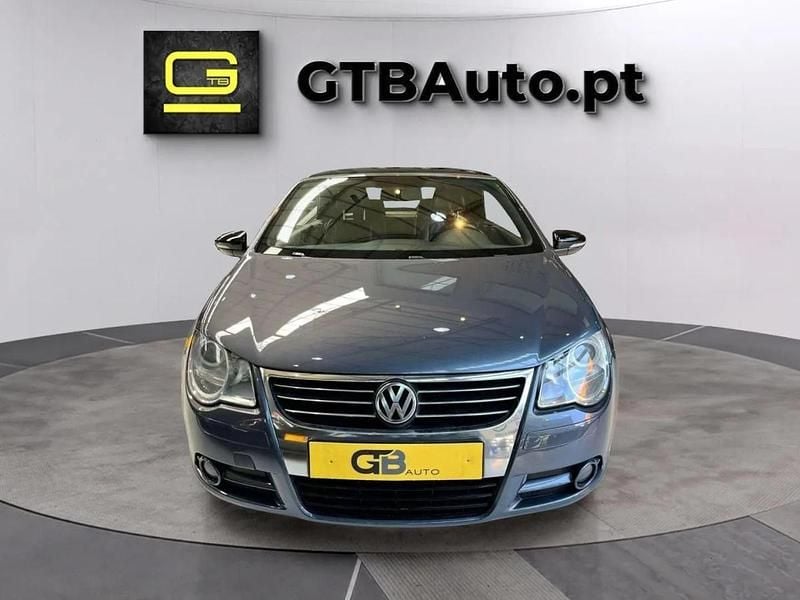 Usado VW Eos 140 HP (102 kW) 2010 Cinzento Cabrios
