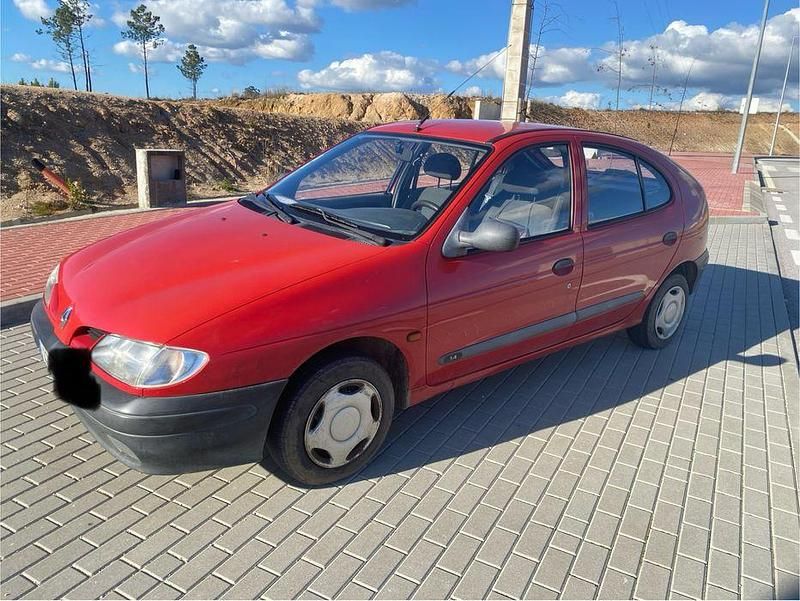 Usado 1997 Renault Mégane Sedan | € 1.500 - Imagem 1/4