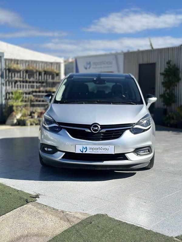 Usado Opel Zafira Life 134 HP (98 kW) 2019 Cinza Monovolume