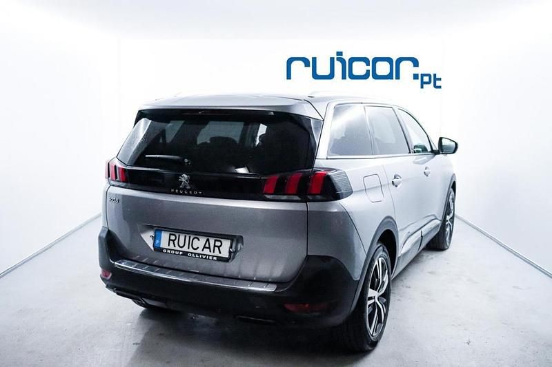 Usado Peugeot 5008 130 HP (95 kW) 2020 Cinzento SUV