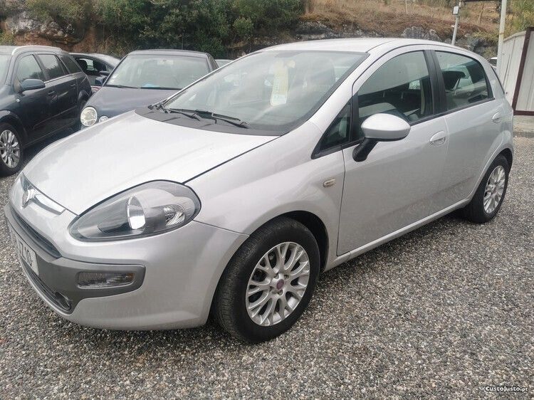 Cinza Usado 2010 Fiat Grande Punto Citadino | € 5.490 (Preço elevado) - Imagem 1/1
